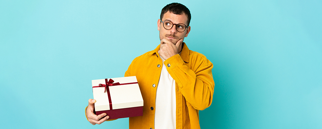 8 Gift Ideas That Set Graduates Up for Financial Success